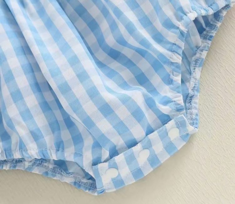 Pelele azul y rosa